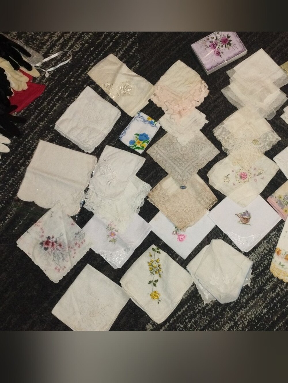 28 Ladies Handkercheifs Vintage Hankies